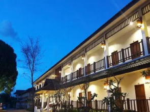 Nangreenlakeview Resort