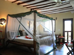 Samaki Lodge