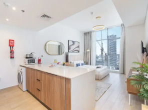 Stunning Studio in Regina Tower With Five Hotel View
