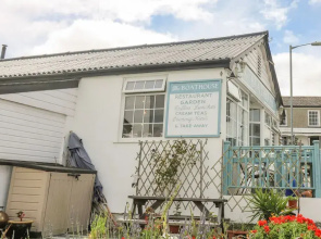 1 Dormer Villas