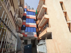 Oyo 341 Hotel Kusum Kohinoore