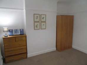 Snug - Meadhan Apartment