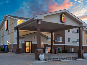 Super 8 by Wyndham Gillette