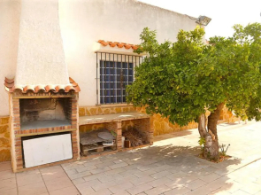 Arenales Great Home with AC, Pool and Barbecue