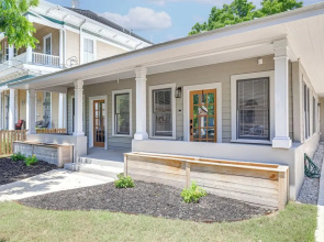 1 Mi to Dtwn: Family Home in San Antonio!