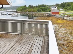 8 Person Holiday Home in Lesund