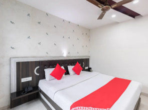 OYO 45301 Hotel Om Palace