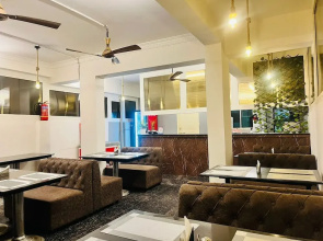 Hotel Royal Suites And Rooms