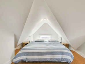 Bright & Pet-friendly Home: 2 Mi to Harvard Square