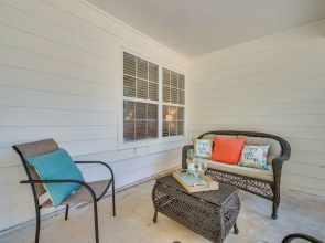 Atlanta Getaway w/ Private Yard: 3 Mi to Airport
