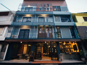 Chernchan Hostel