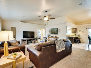 4 Mi to Lake Access: Home w/ Lake & Mtn Views!