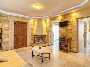 Stunning Home in Chania With Jacuzzi, Wifi and 3 Bedrooms