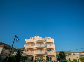 Kaja - right next to the beach