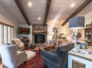 Bella Luna Cottage - Three Bedroom Cabin