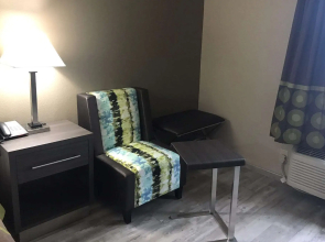 Super 8 by Wyndham Pascagoula