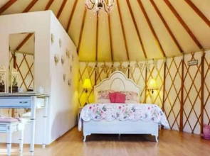 Yol Glamping Hotel Retreat Center
