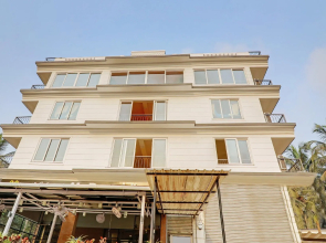 Treebo Premium Dona Eliza, 700 metres from Calangute Beach