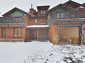 New Listing! Huge Townhome W/ Private Garage 4 Bedroom Townhouse