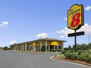 Super 8 Tupelo Airport