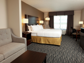 Holiday Inn Express & Suites Omaha South - Ralston Arena by IHG