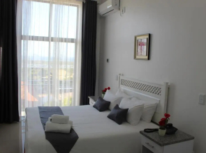 Royal Ushaka Hotel- Morningside