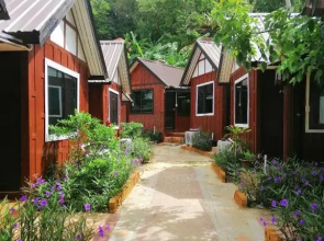Phi Phi Long Beach Bungalow  Had Yao