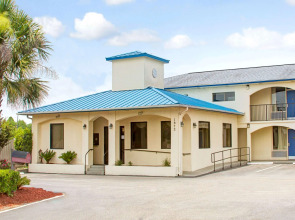 Super 8 by Wyndham Walterboro