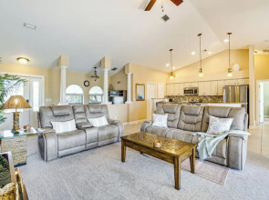 Near Golf & Beaches: Luxe Home in Rotonda West!