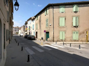 L'Or Vert, CASTLE VIEW, PRIVATE parking, Air conditioner, Netflix, 160m from medieval town