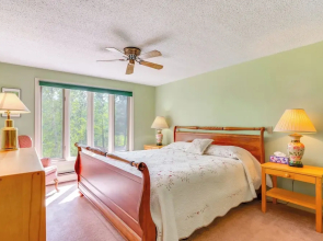 Charming Jackson Mountain Retreat on Golf Course!