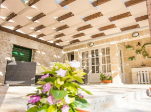 Holiday Home Dvori Dida Mile