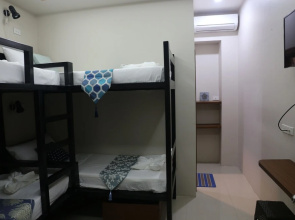 Coron Hostel Express - Adults Only