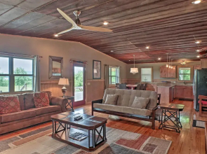 Guntersville Cabin w/ Lake Views!