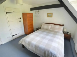 Pleasant holiday home in Horning with pond