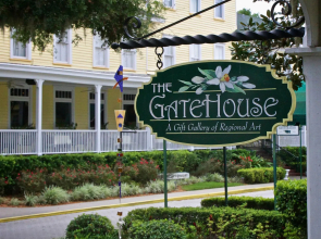 Lakeside Inn