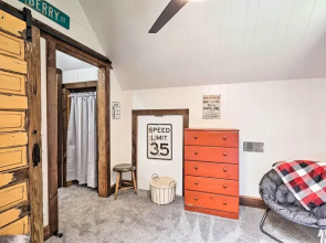 Quiet Max Meadows Cabin, 12 Acres of Property