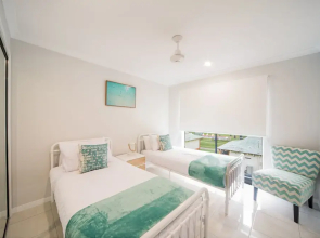 Airlie on Main Street - Airlie Beach