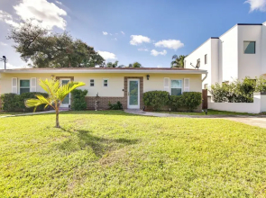 Canal Side Retreat w/ Dock, By Hollywood Boardwalk