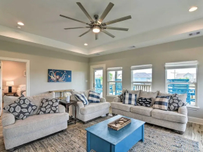 Deck & Ocean Views: Home in Crystal Beach!