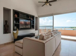 Alta Vista 3Br Condo By Rmh