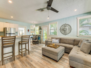 'vintage Mermaid Cottage' 4 Mi to Siesta Key Beach