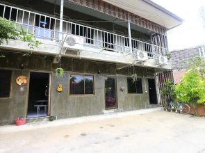 Baan Peun Guest House