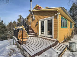 Cozy Home w/ Sauna: Mins to Stowe Mountain Resort