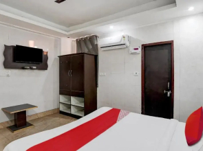 OYO Flagship 80481 Stay Happy