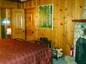 RedAwning Cabin #48 Sugarpine Suite