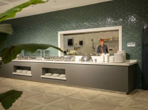 V Center Hotel