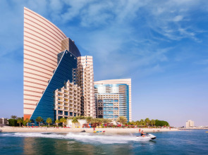 Отель Khalidiya Palace Rayhaan by Rotana 
