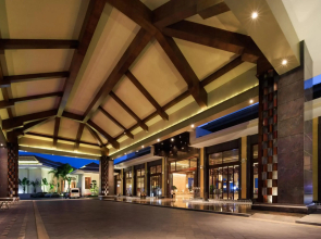 Regal Palace Resort Hotel