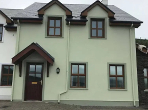Dingle Holiday Haven - Comfortable 3 Bedroom House